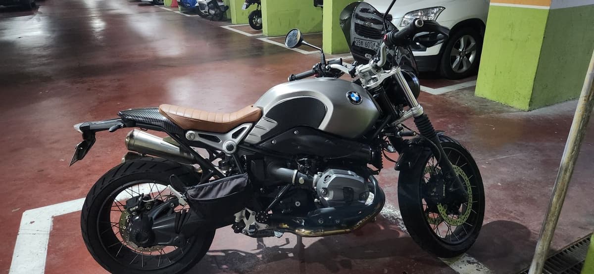 BMW R nine T 스크램블러 1
