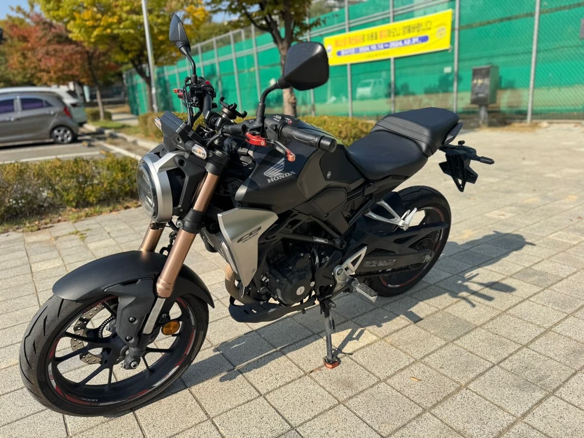 혼다 CB 300 R 4