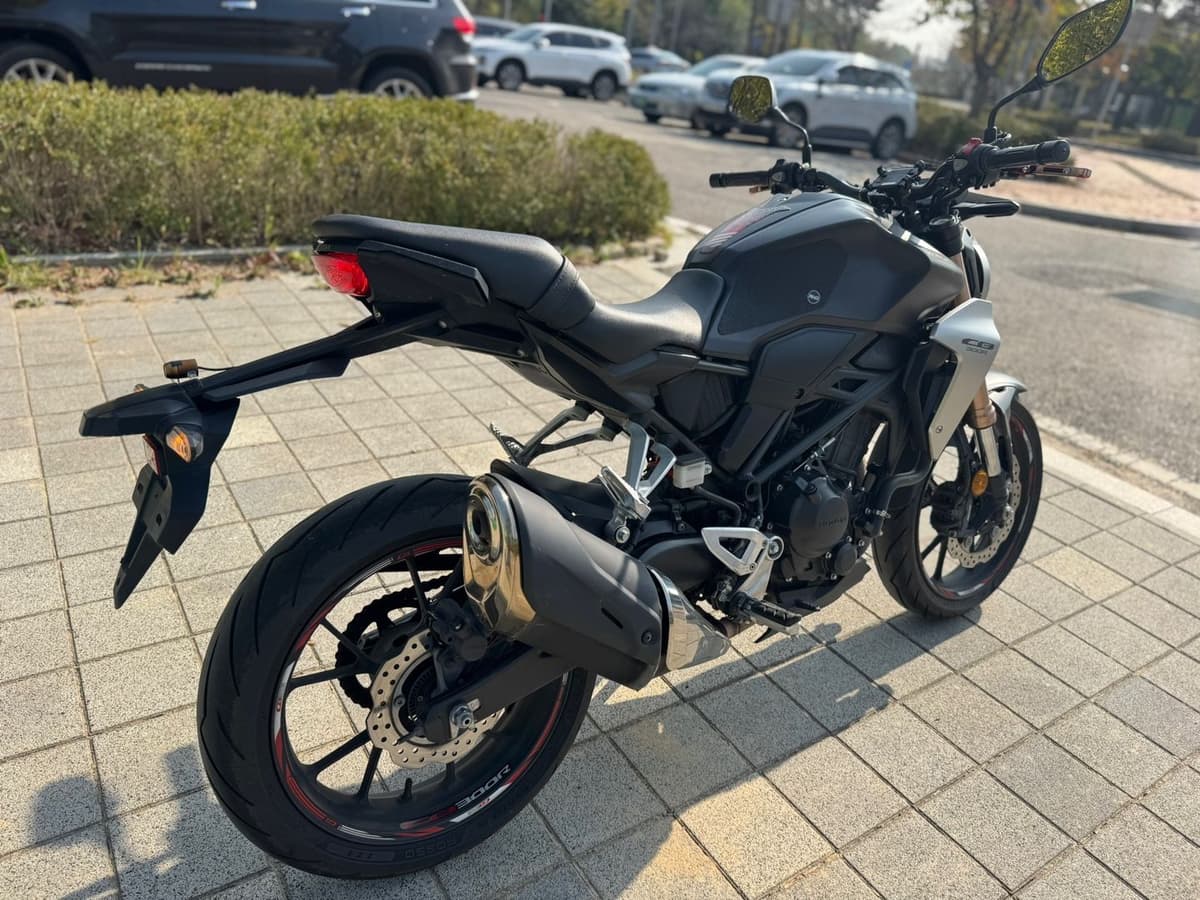 혼다 CB 300 R 7