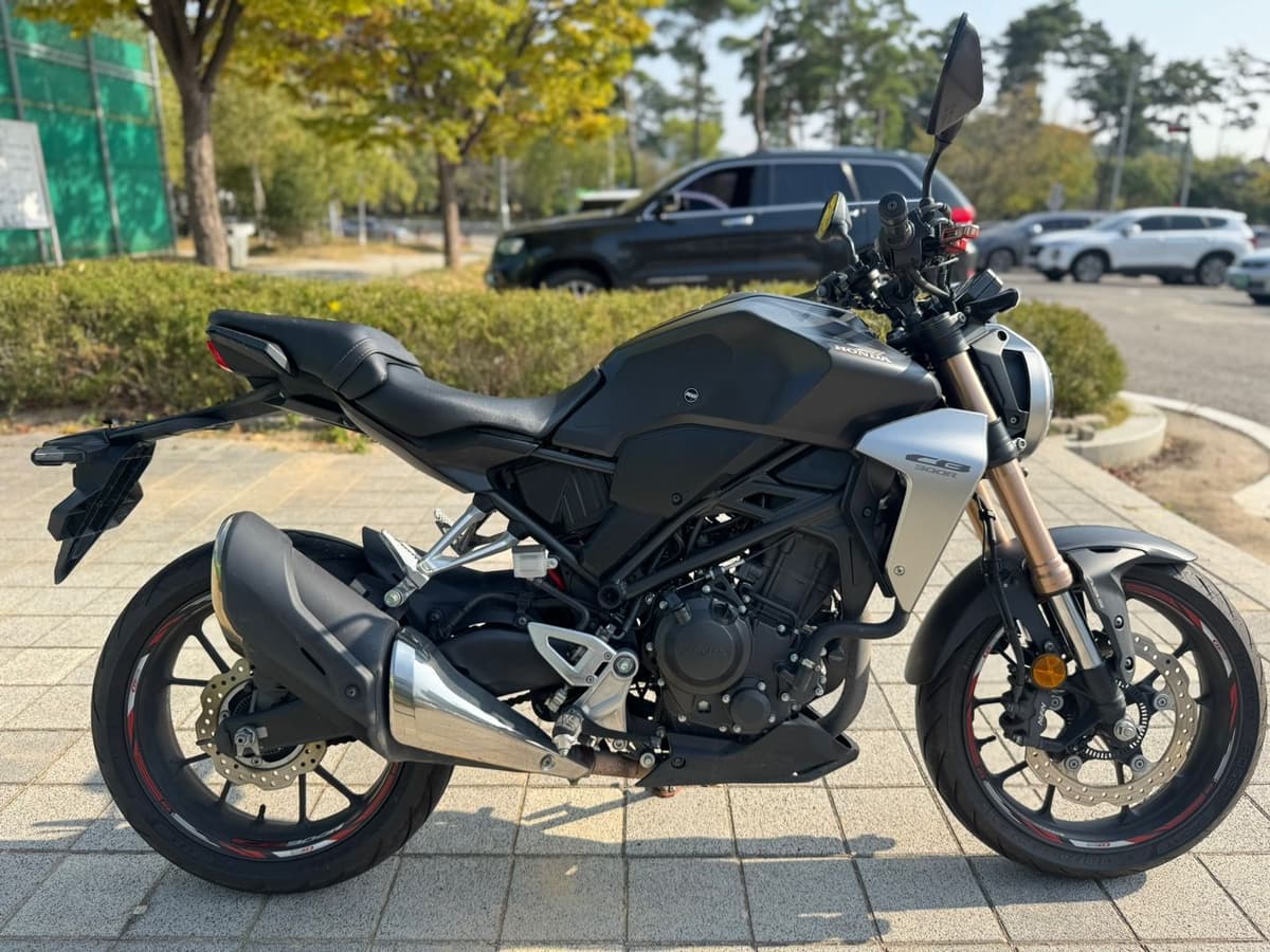 혼다 CB 300 R 1