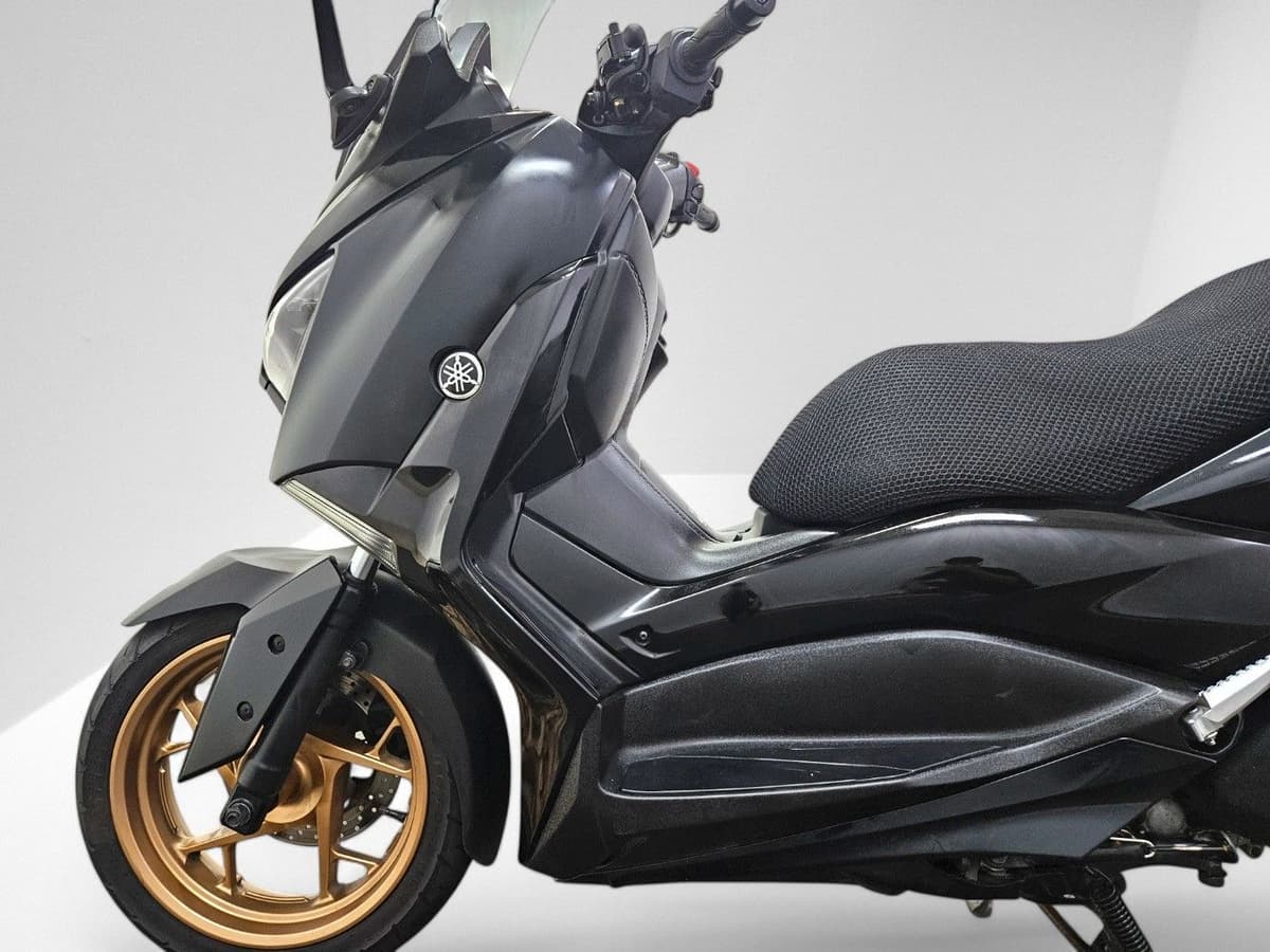 야마하 XMAX 300 ABS 9