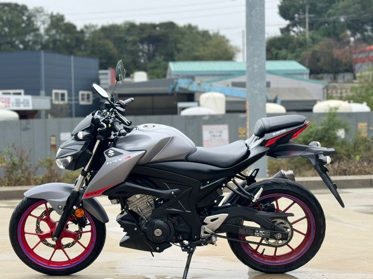 스즈키 GSX S 125 7