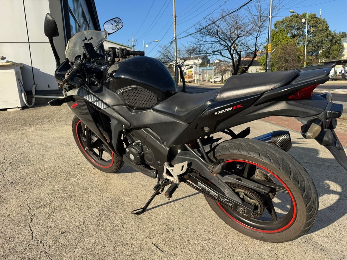 혼다 CBR 125 R 7