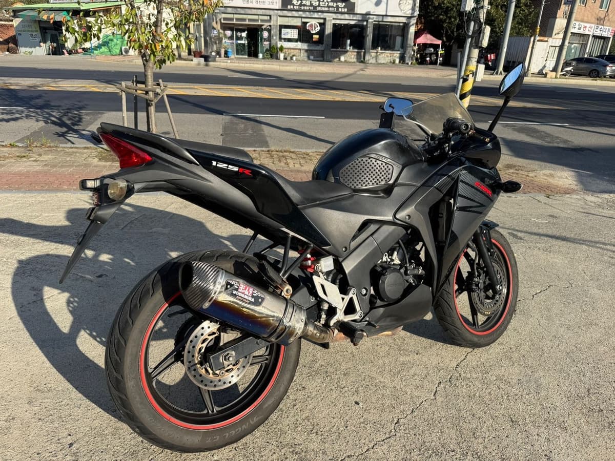혼다 CBR 125 R 8