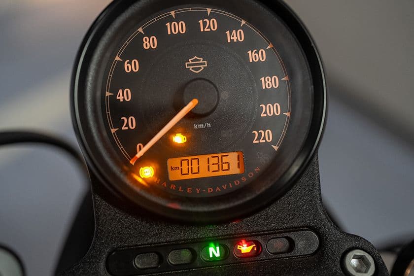 할리데이비슨 아이언 883 5