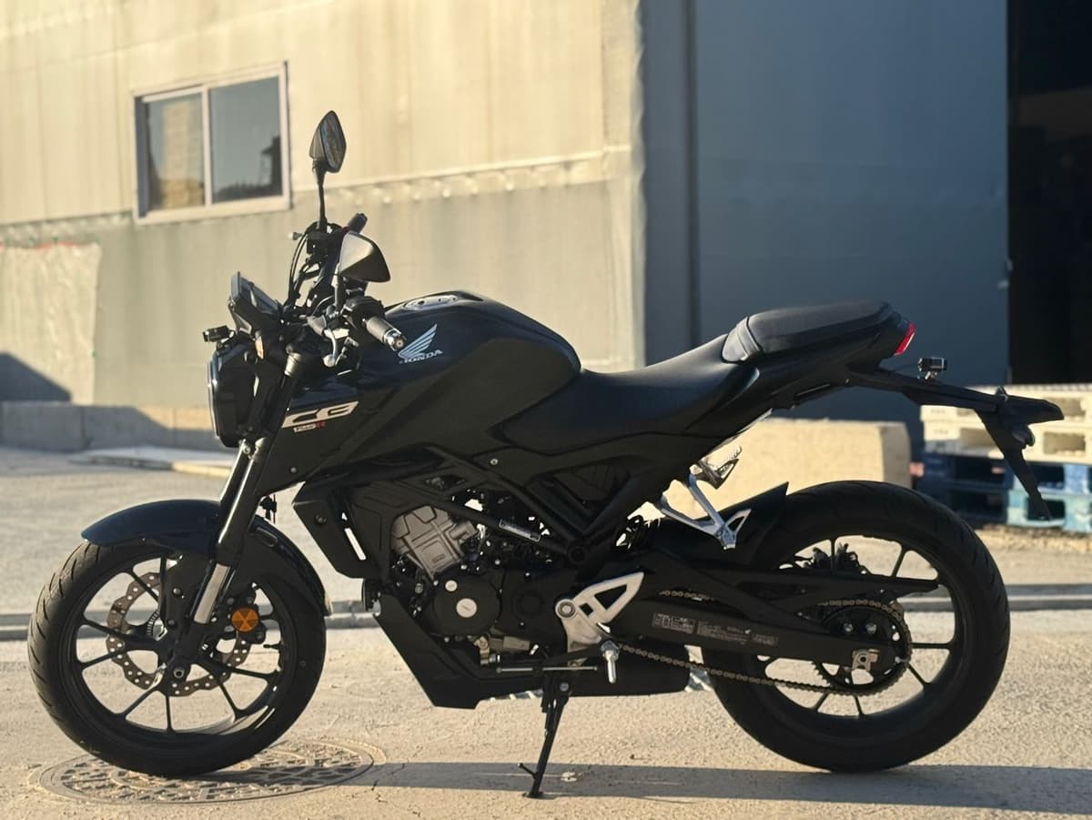 혼다 CB 125 R 9