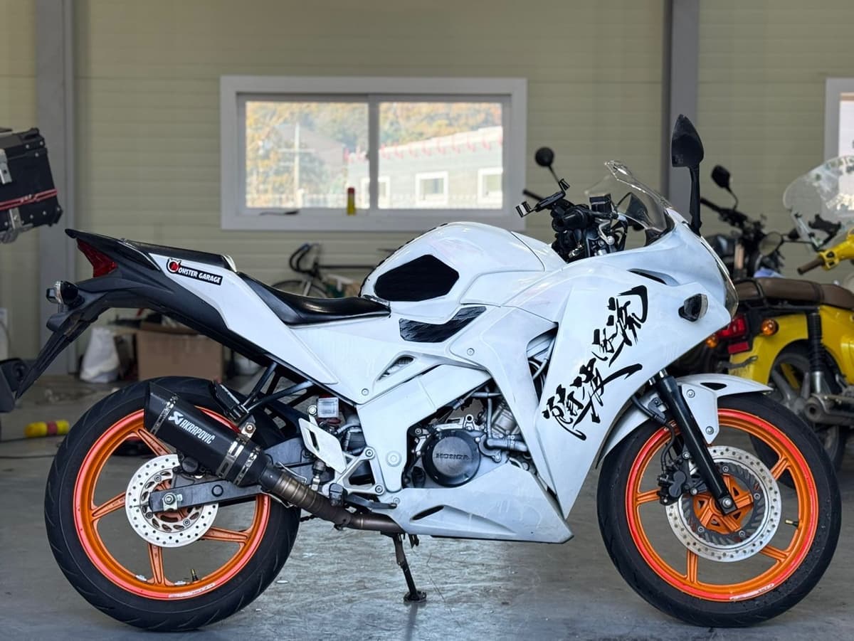혼다 CBR 125 R 4