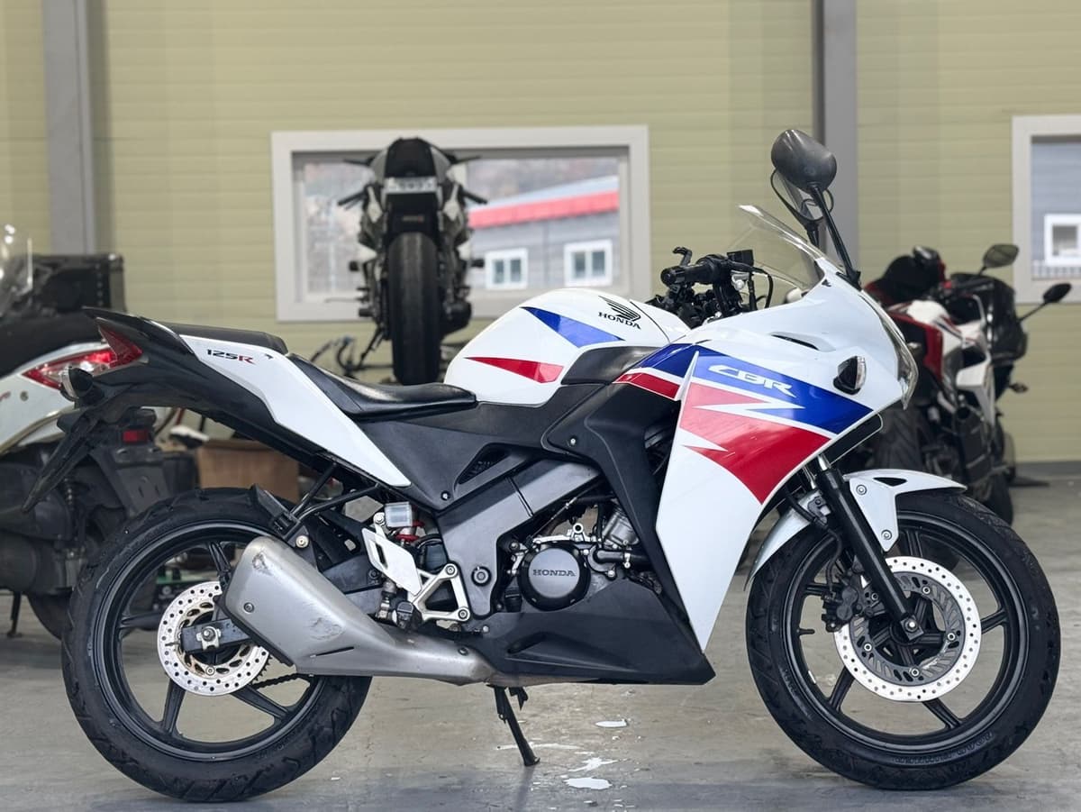 혼다 CBR 125 R 7