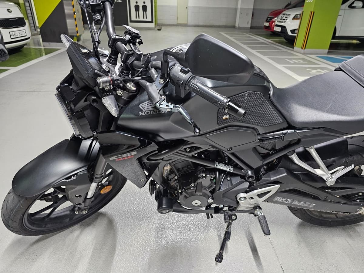 혼다 CB 300 R 2