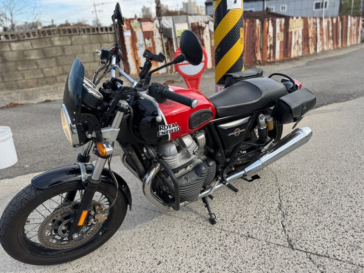 로얄엔필드 인터셉터 650 4