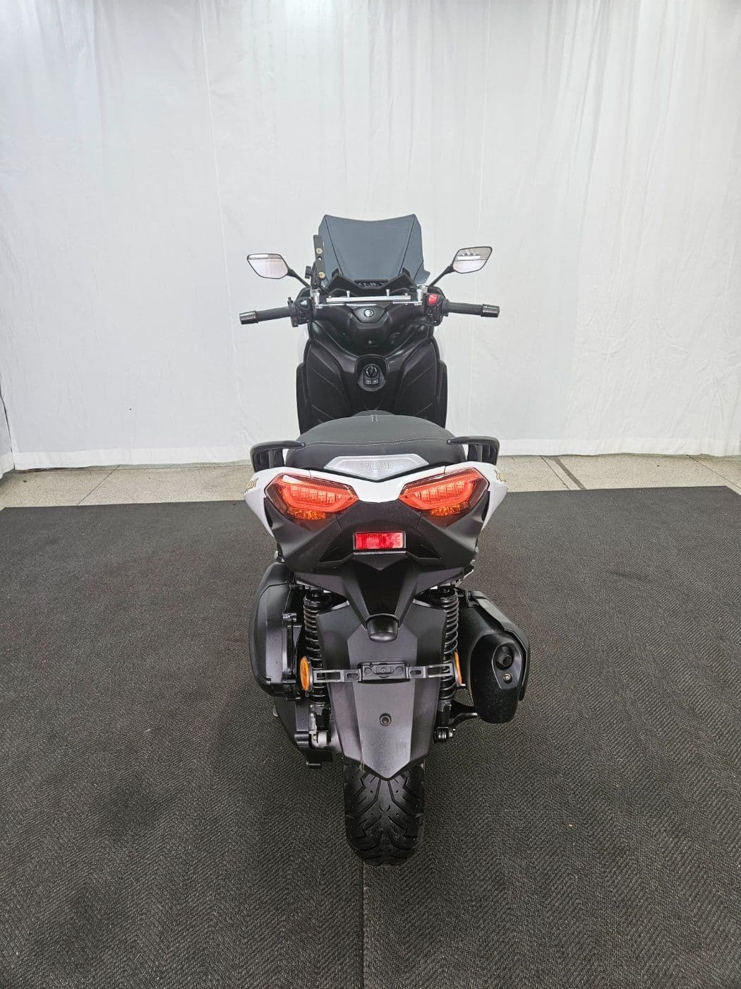 야마하 XMAX 300 ABS 5