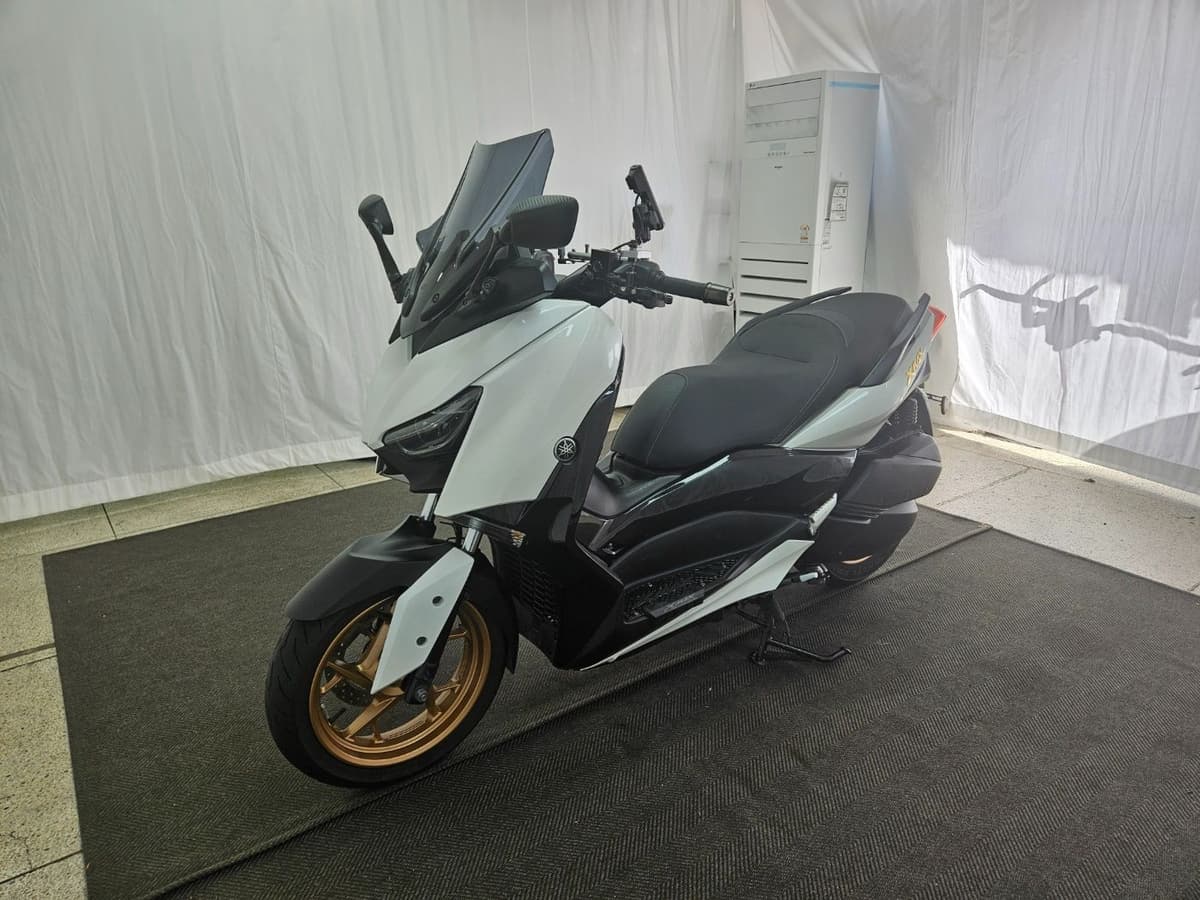 야마하 XMAX 300 ABS 8