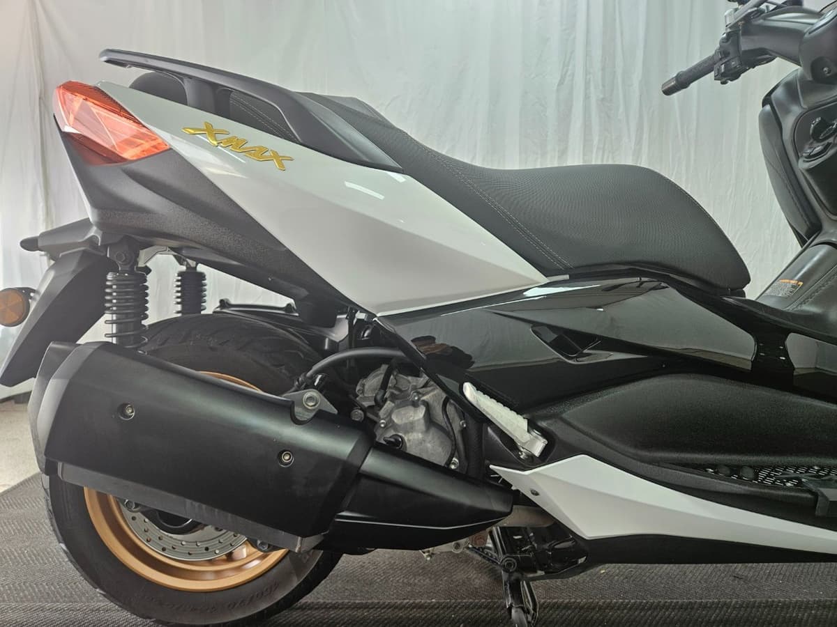 야마하 XMAX 300 ABS 11