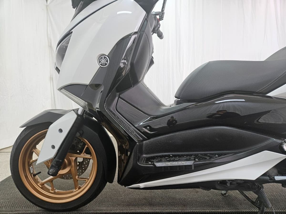 야마하 XMAX 300 ABS 12