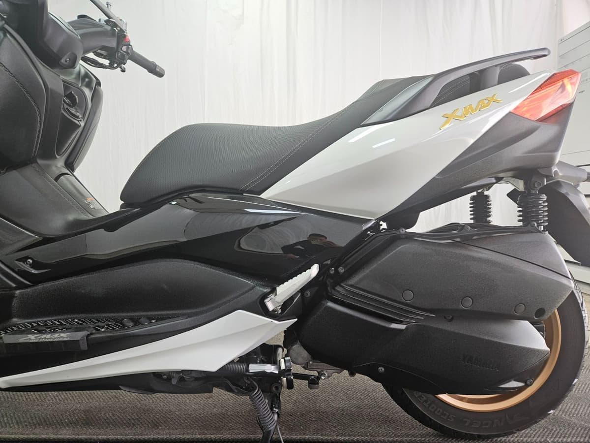 야마하 XMAX 300 ABS 13