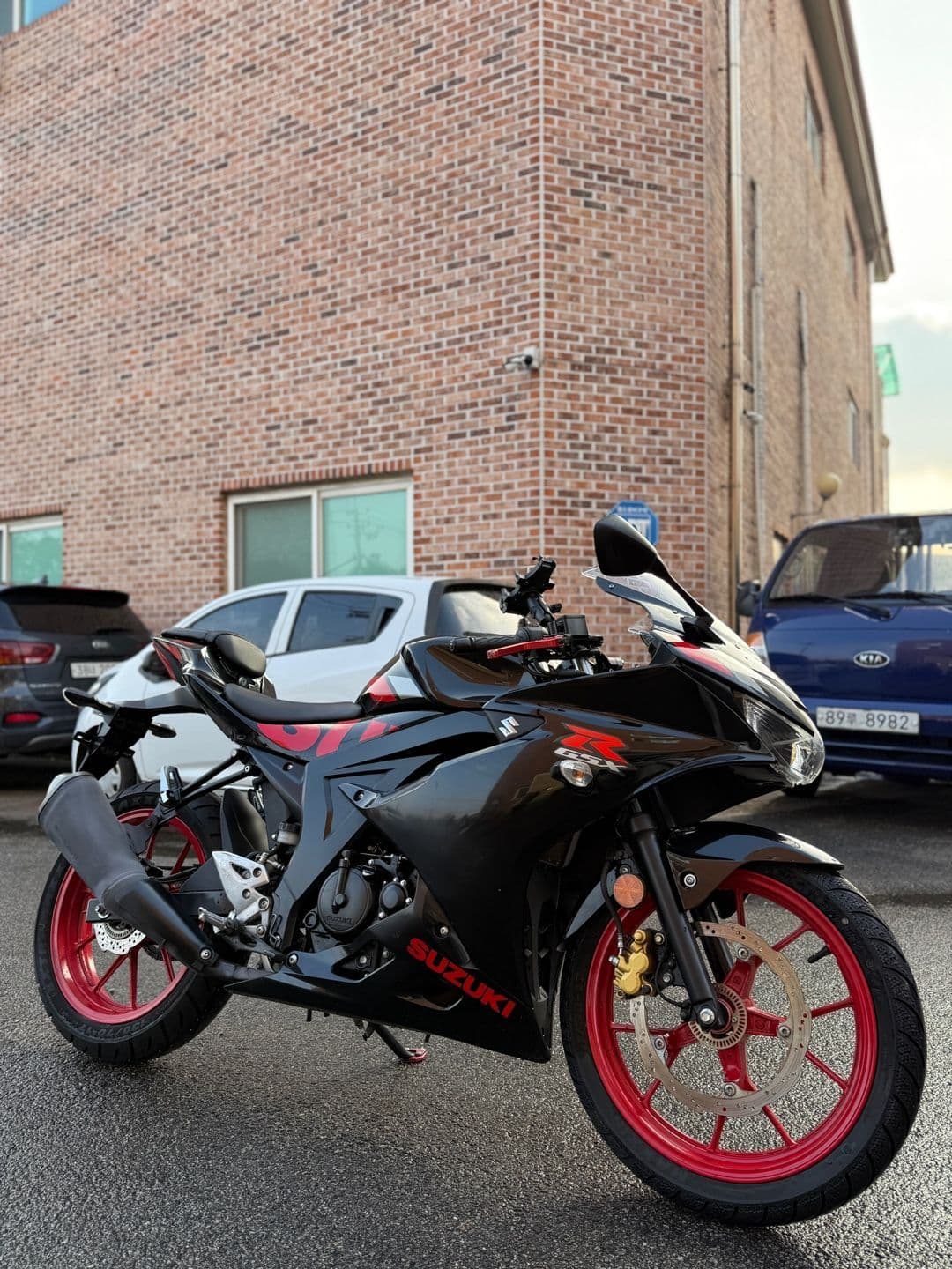 스즈키 GSX R 125 ABS 1