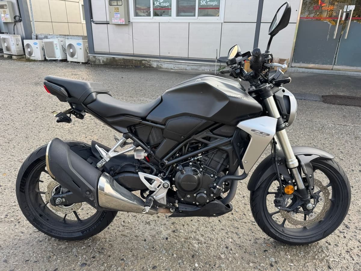 혼다 CB 300 R 1