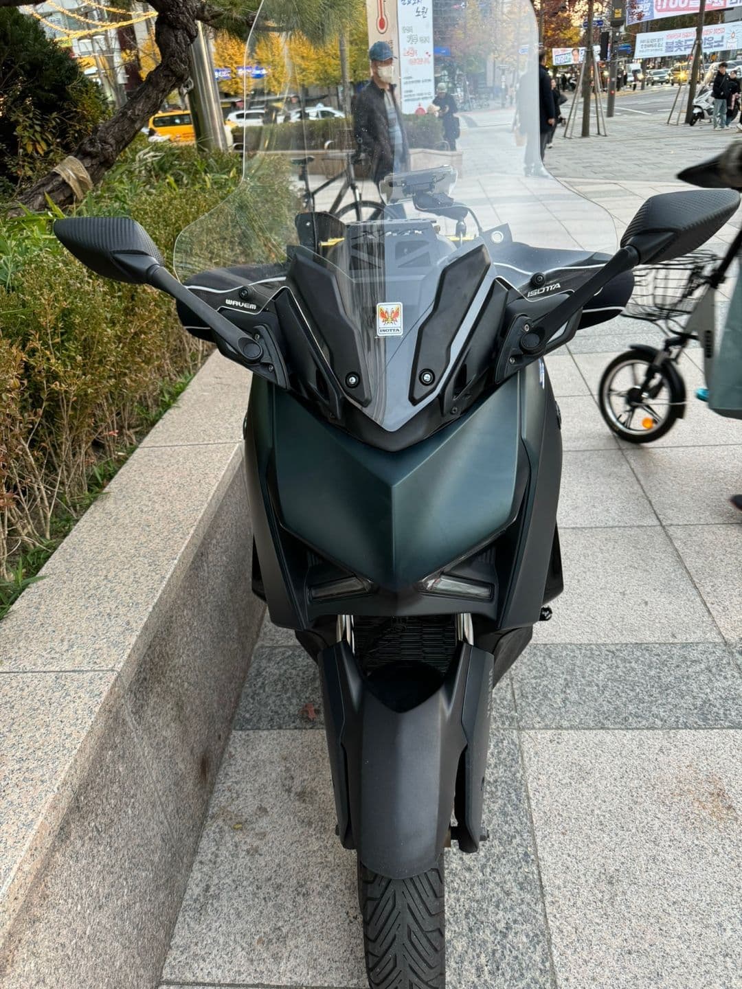 야마하 XMAX 300 ABS 2