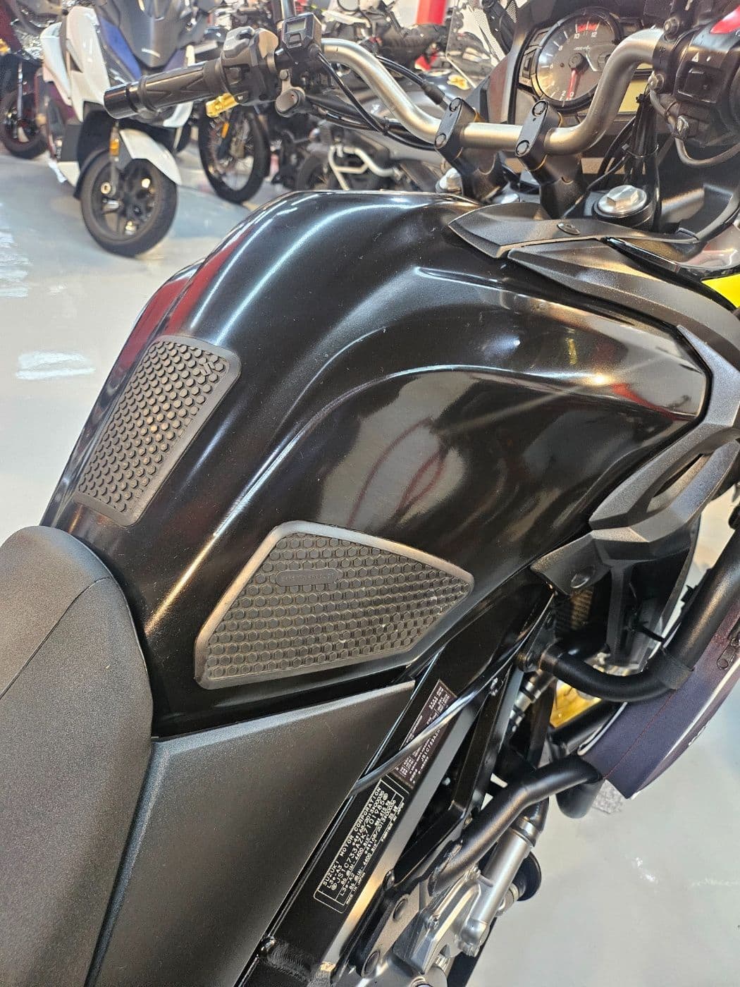 스즈키 브이스트롬 650 XT 11