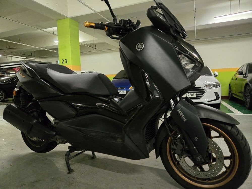 야마하 XMAX 300 ABS 2