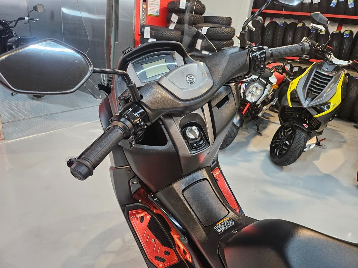 야마하 NMAX 125 7