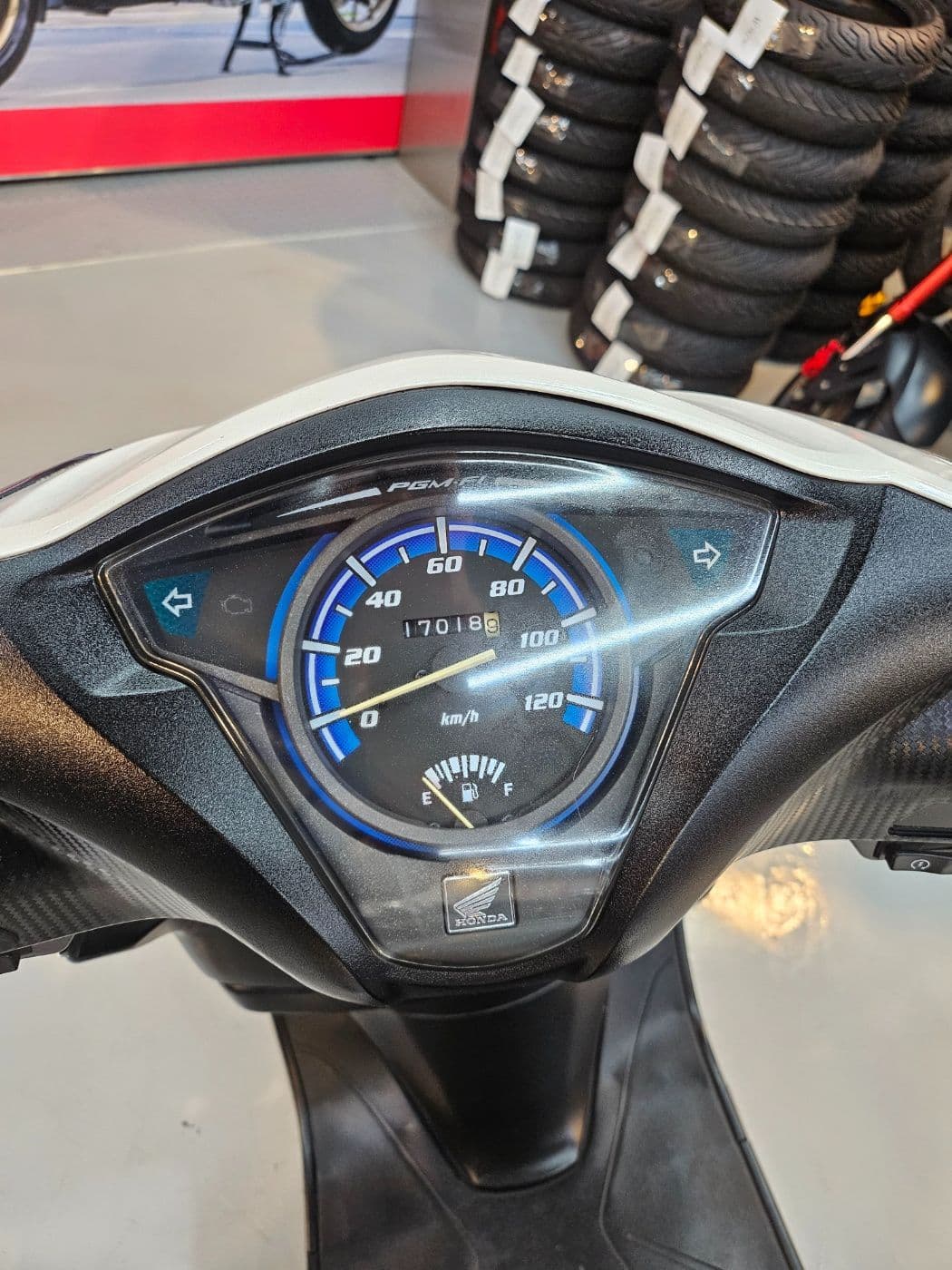 혼다 SCR 110 α more