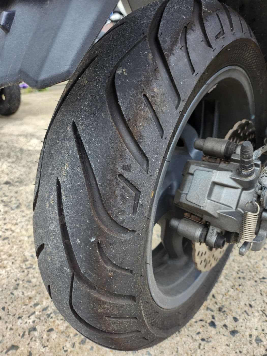 킴코 AK 550 i more