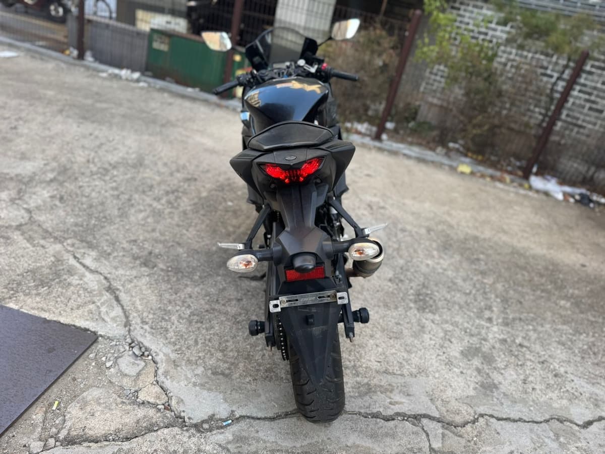 야마하 YZF R3 more