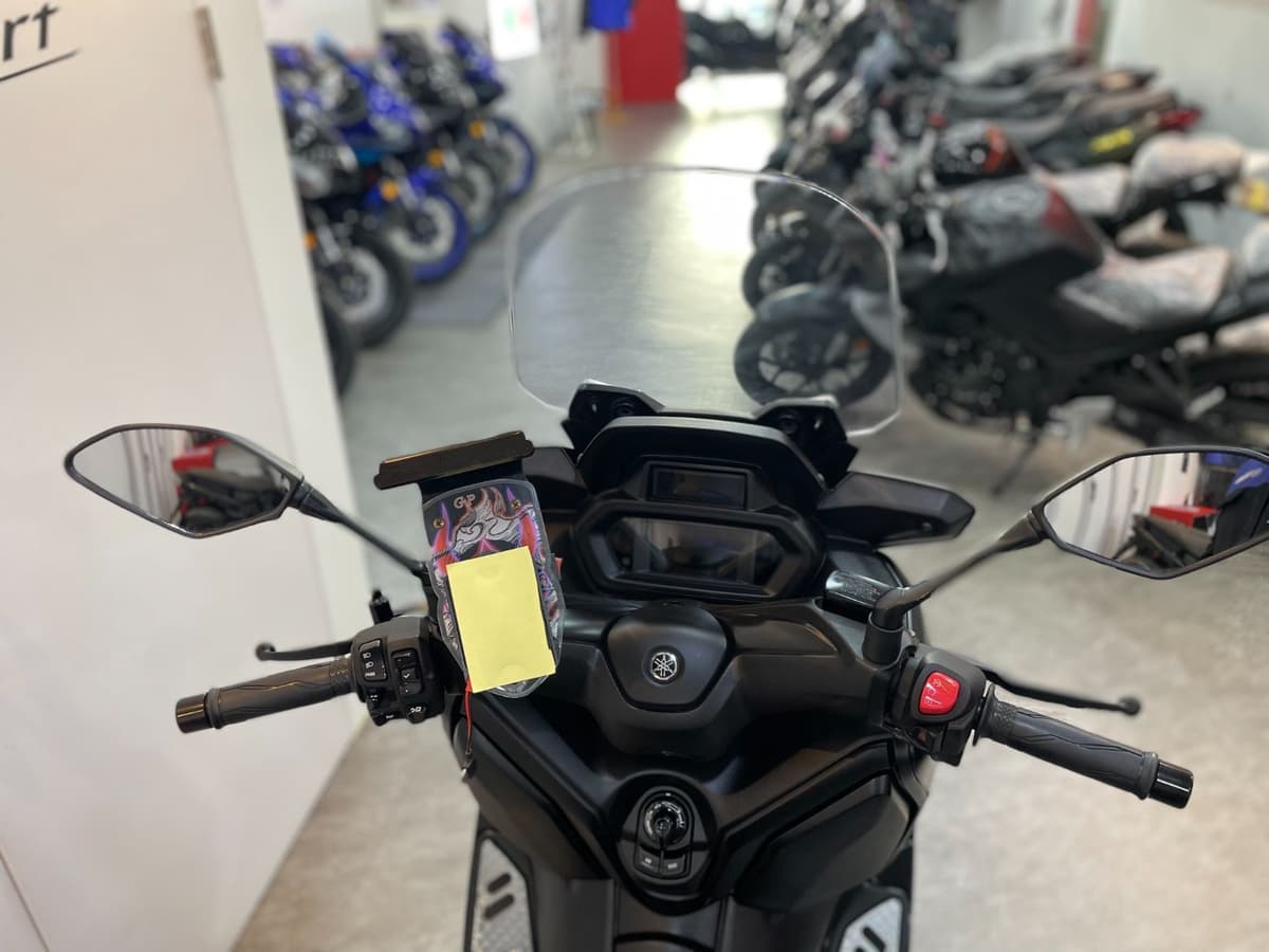 야마하 XMAX 300 ABS 7