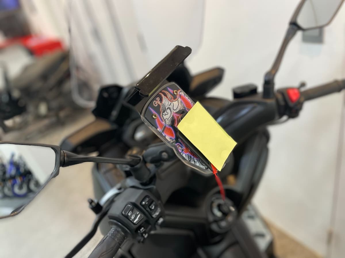 야마하 XMAX 300 ABS 9