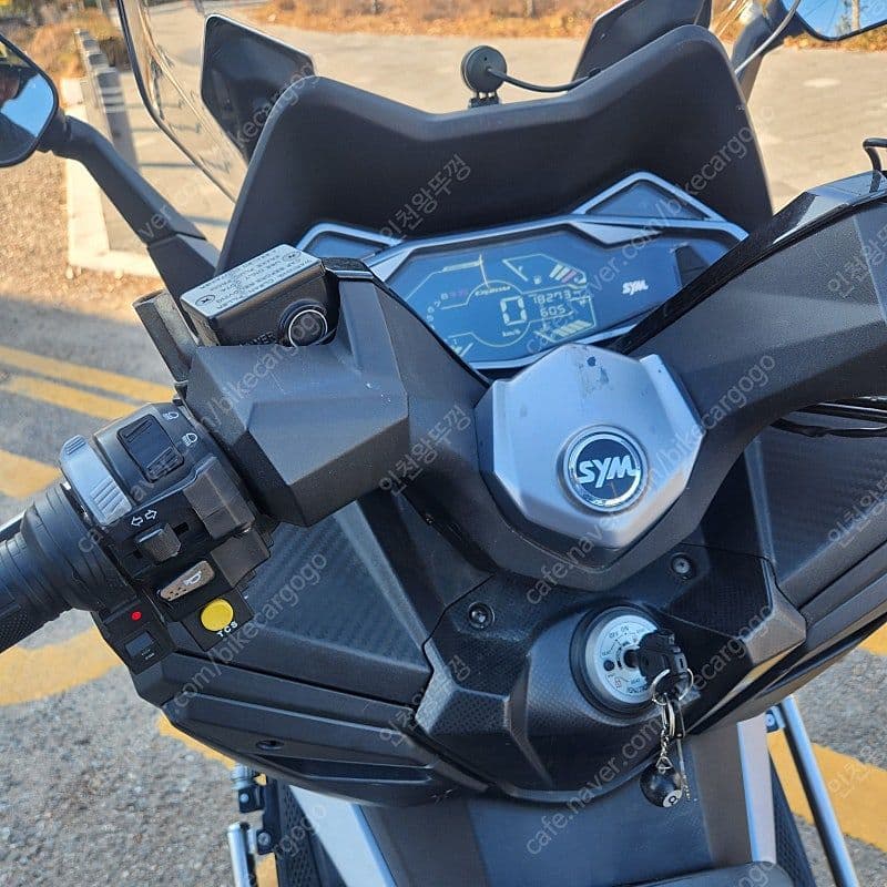 SYM 크루심 300 ABS 9