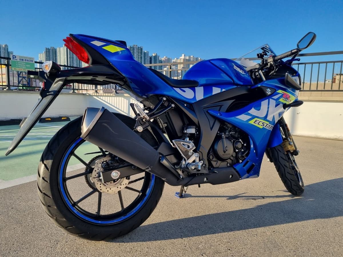 스즈키 GSX S 125 4