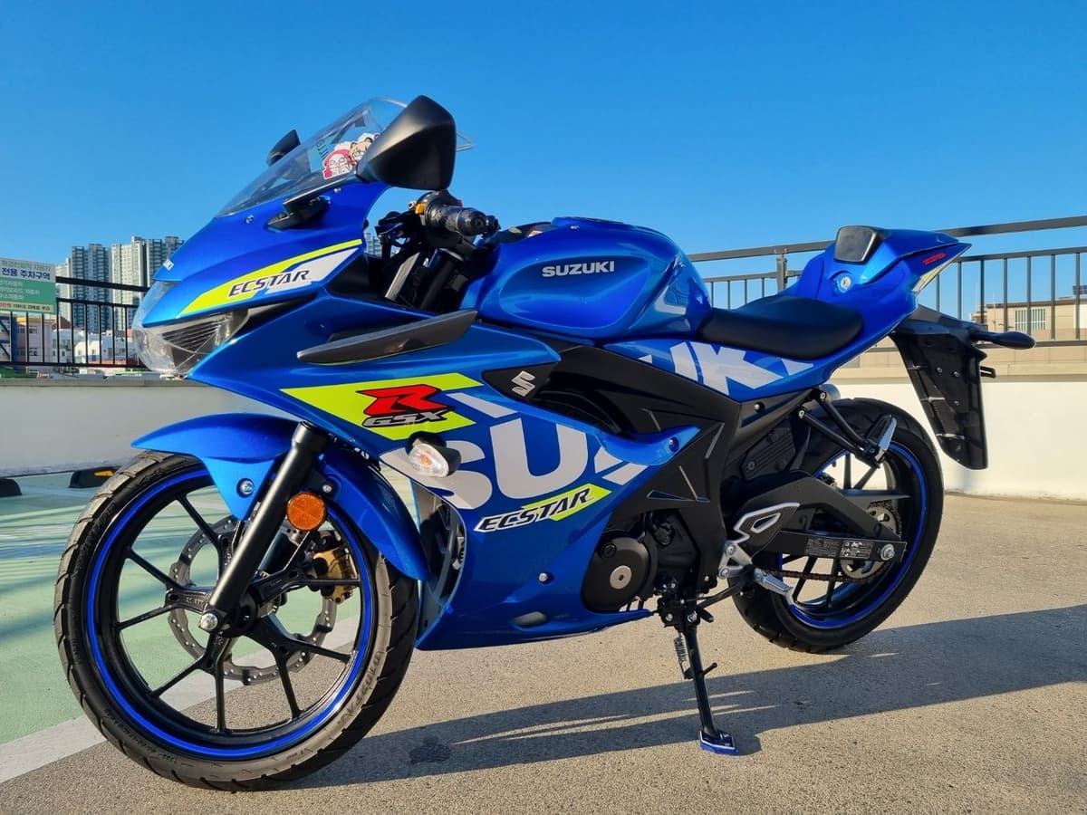 스즈키 GSX S 125 10