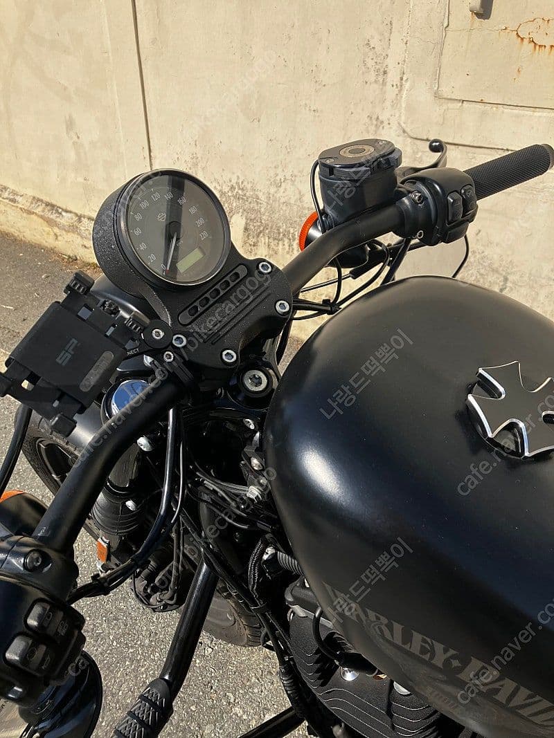 할리데이비슨 아이언 883 7