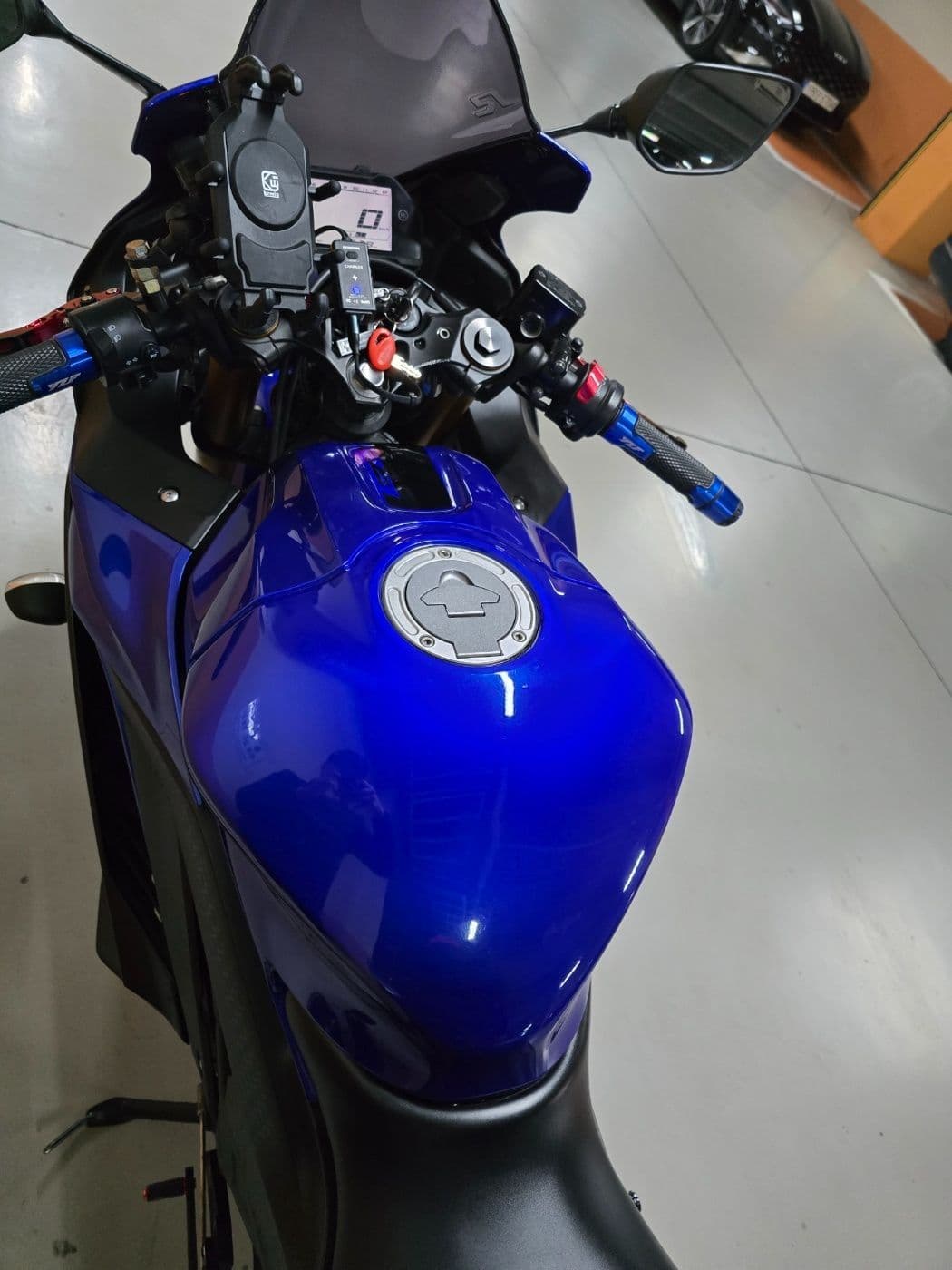 야마하 YZF R3 more