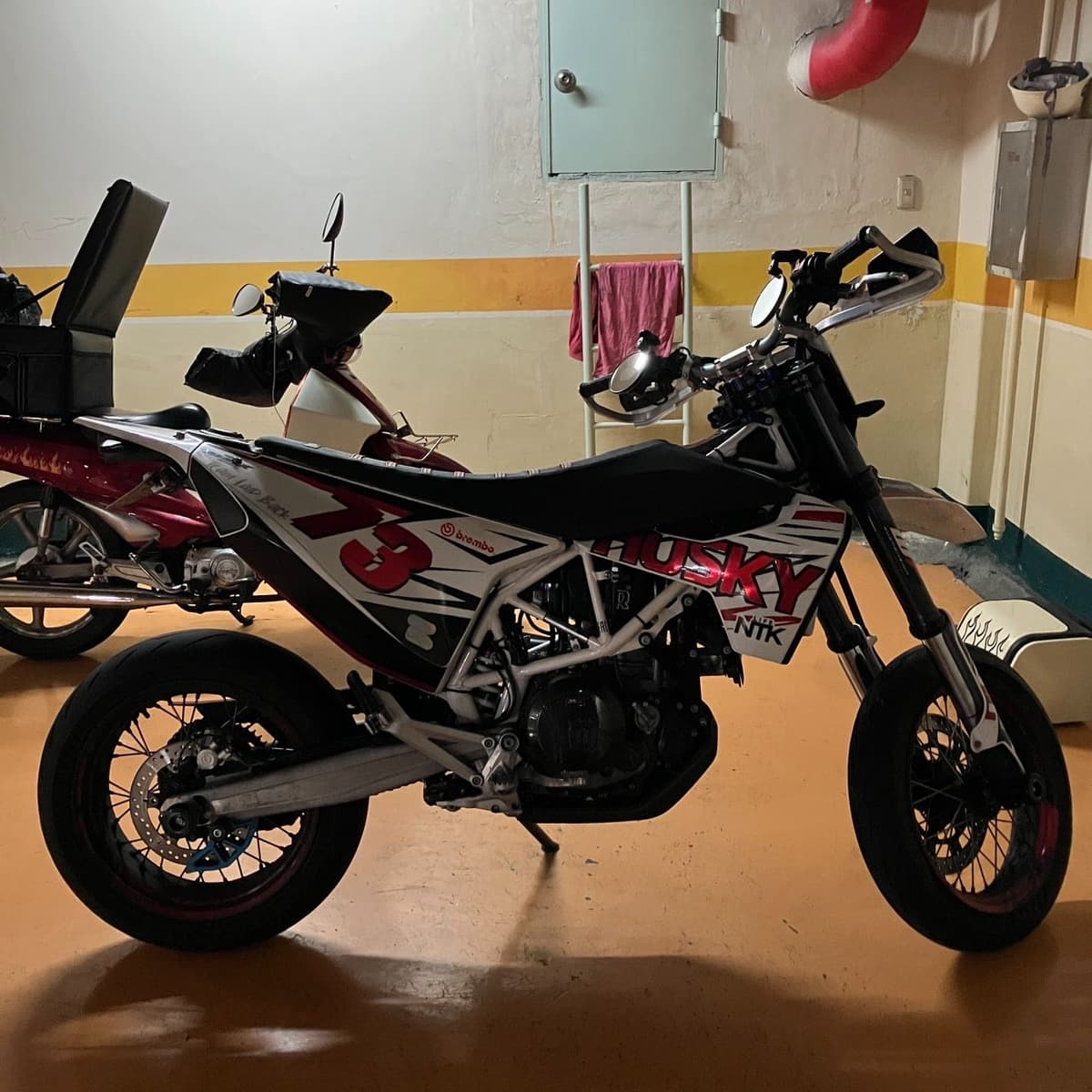 허스크바나 701 슈퍼모토 1