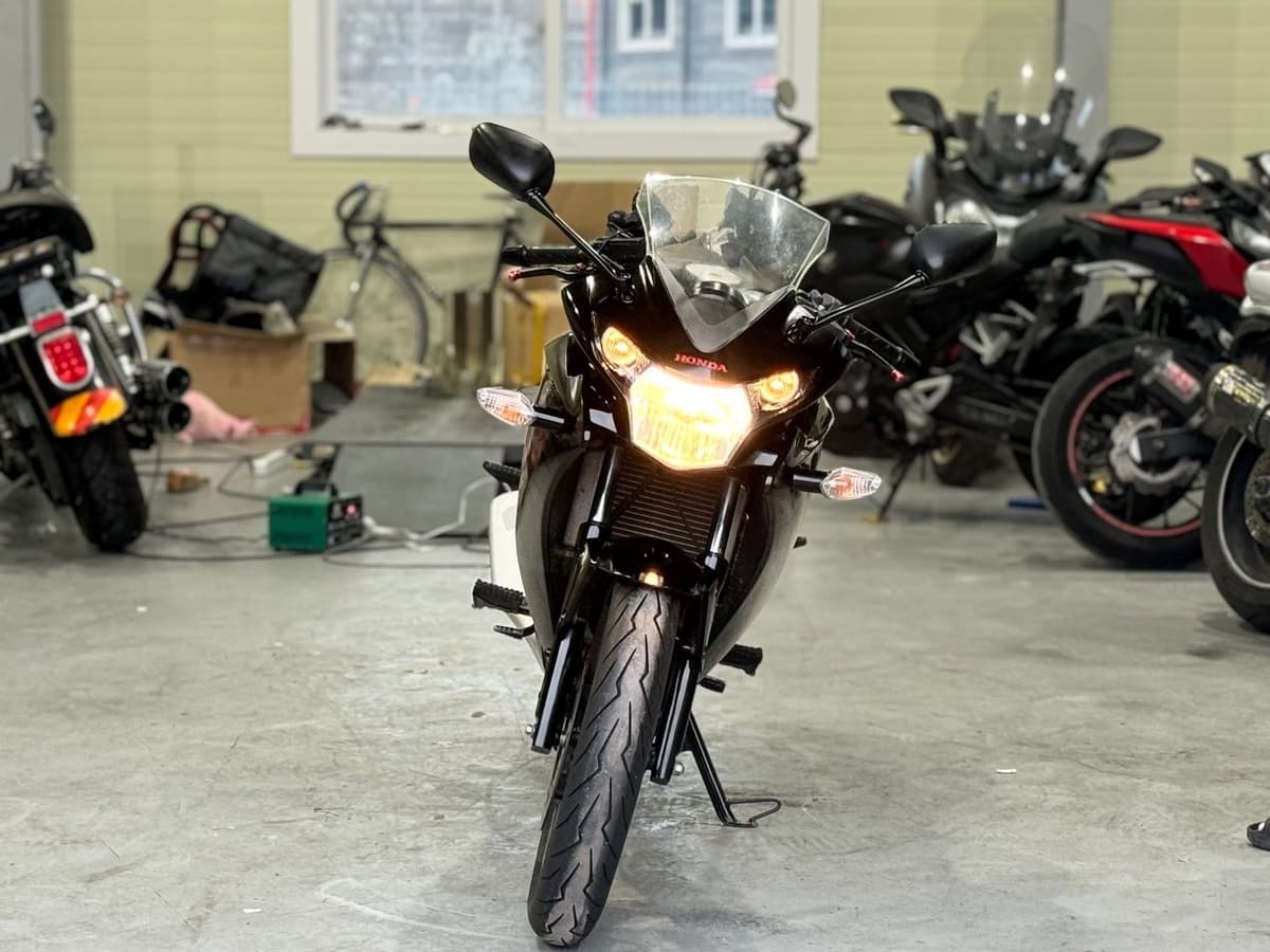 혼다 CBR 125 R 8