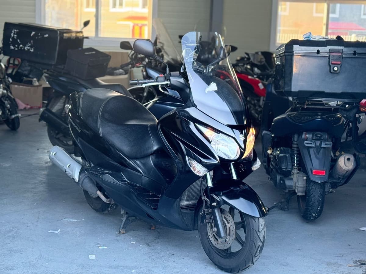 스즈키 버그만 125 3