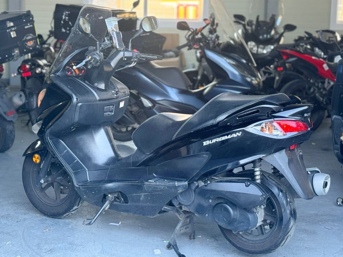 스즈키 버그만 125 7