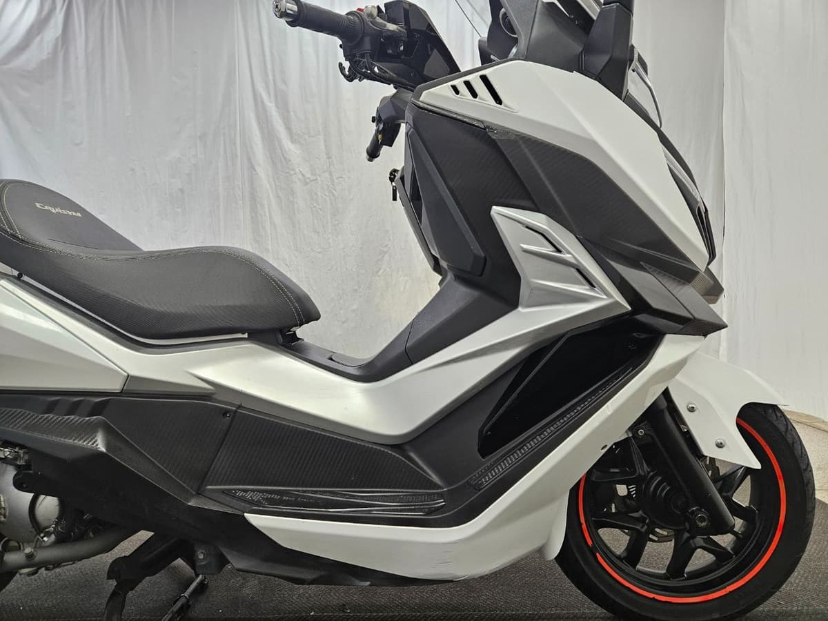 SYM 크루심 300 ABS more