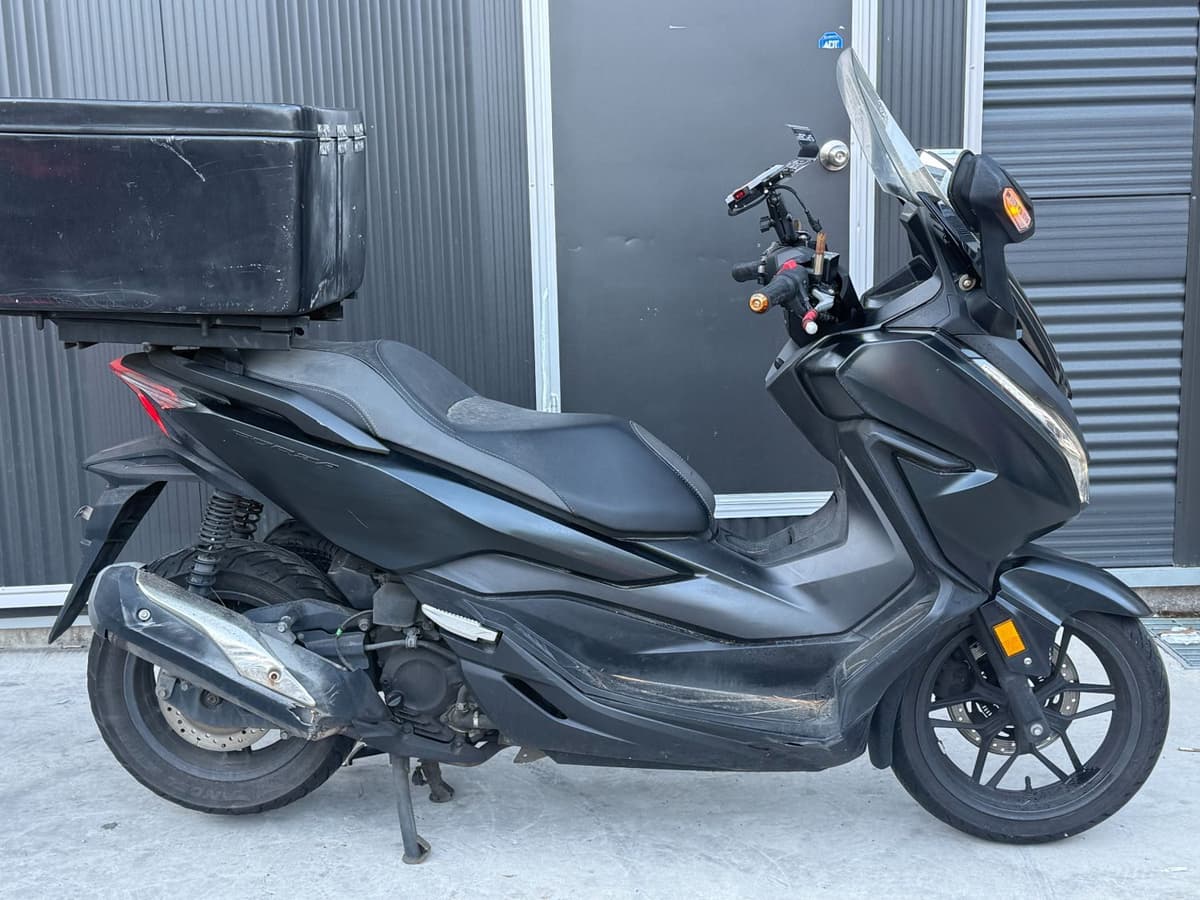 혼다 포르자 300 4