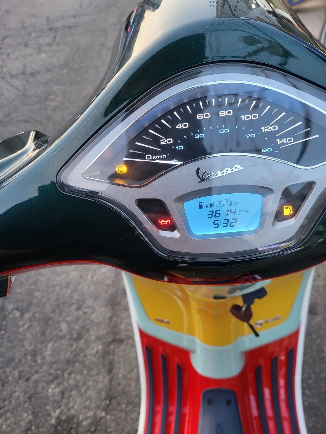 베스파 프리마베라 125 션우더스푼 1