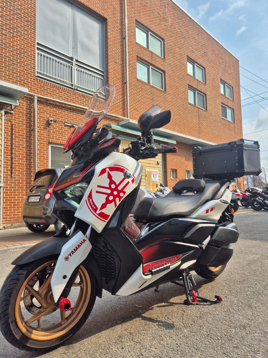 야마하 XMAX 300 ABS 3