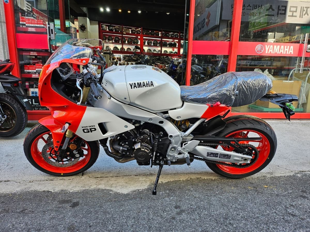 야마하 XSR 900 GP 2