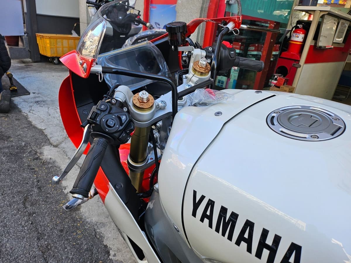 야마하 XSR 900 GP 5