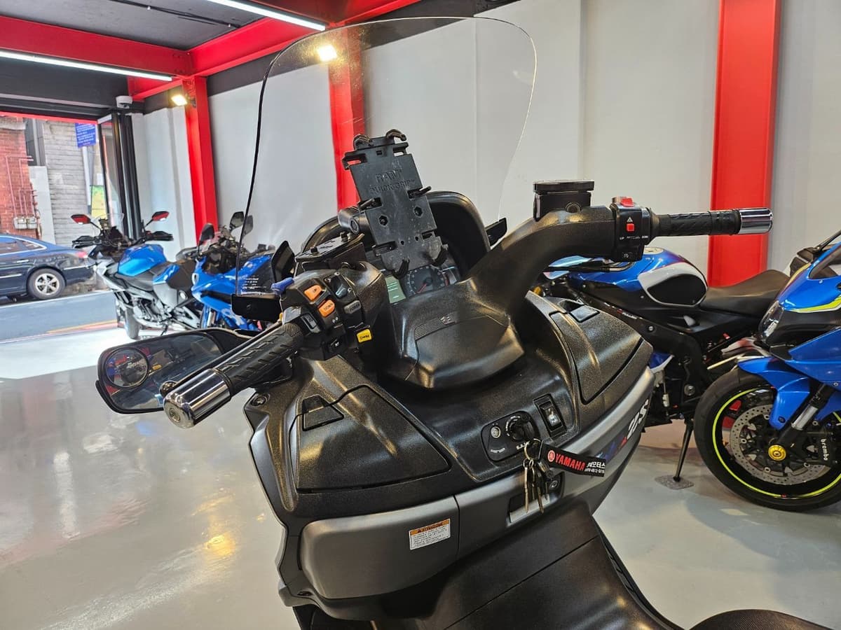 스즈키 버그만 650 익스큐티브 5