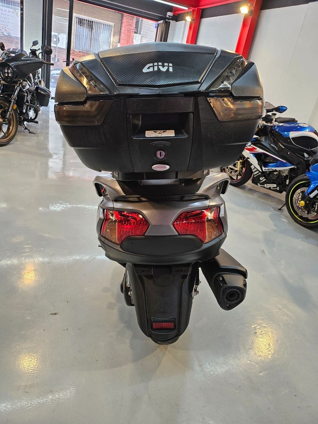 스즈키 버그만 650 익스큐티브 4