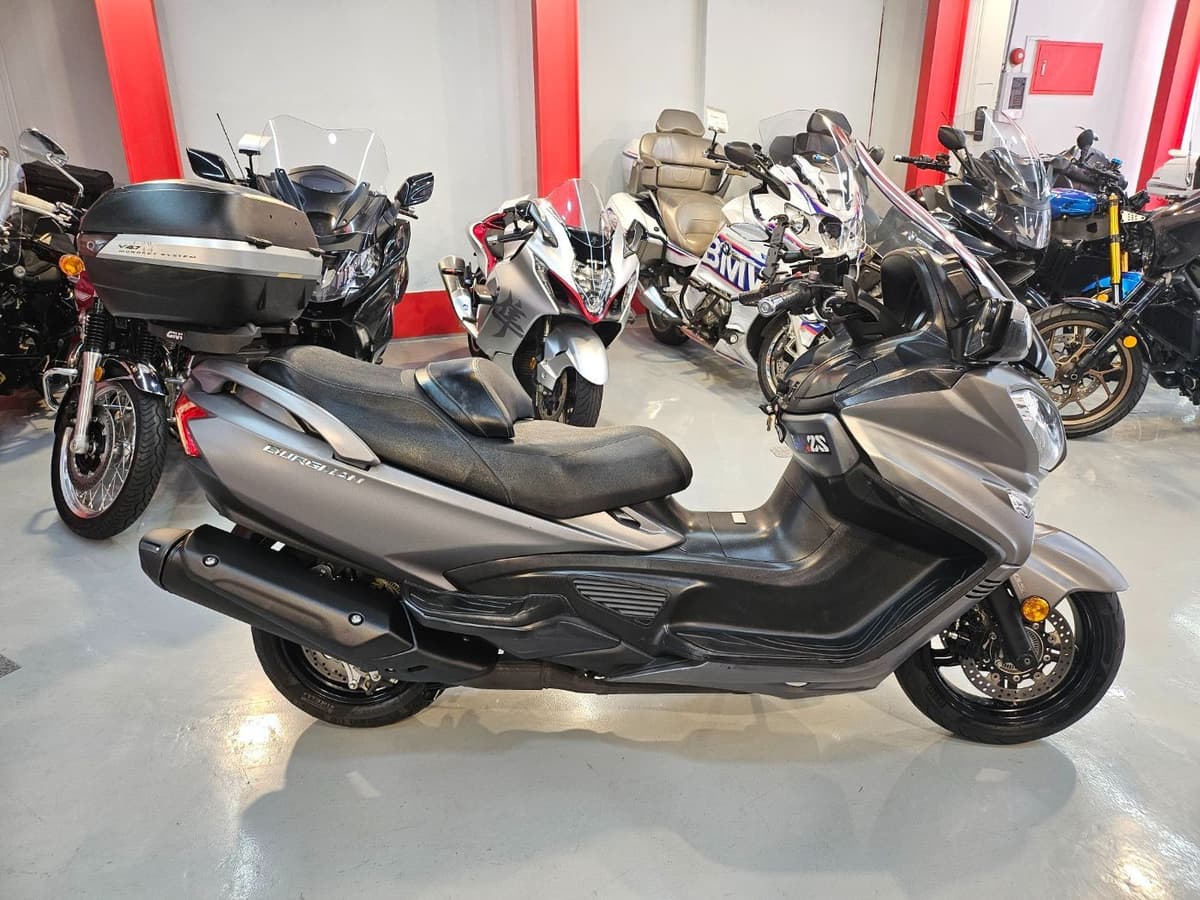 스즈키 버그만 650 익스큐티브 2