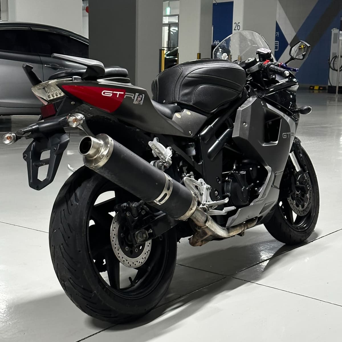 KR모터스 코멧 650 RC more