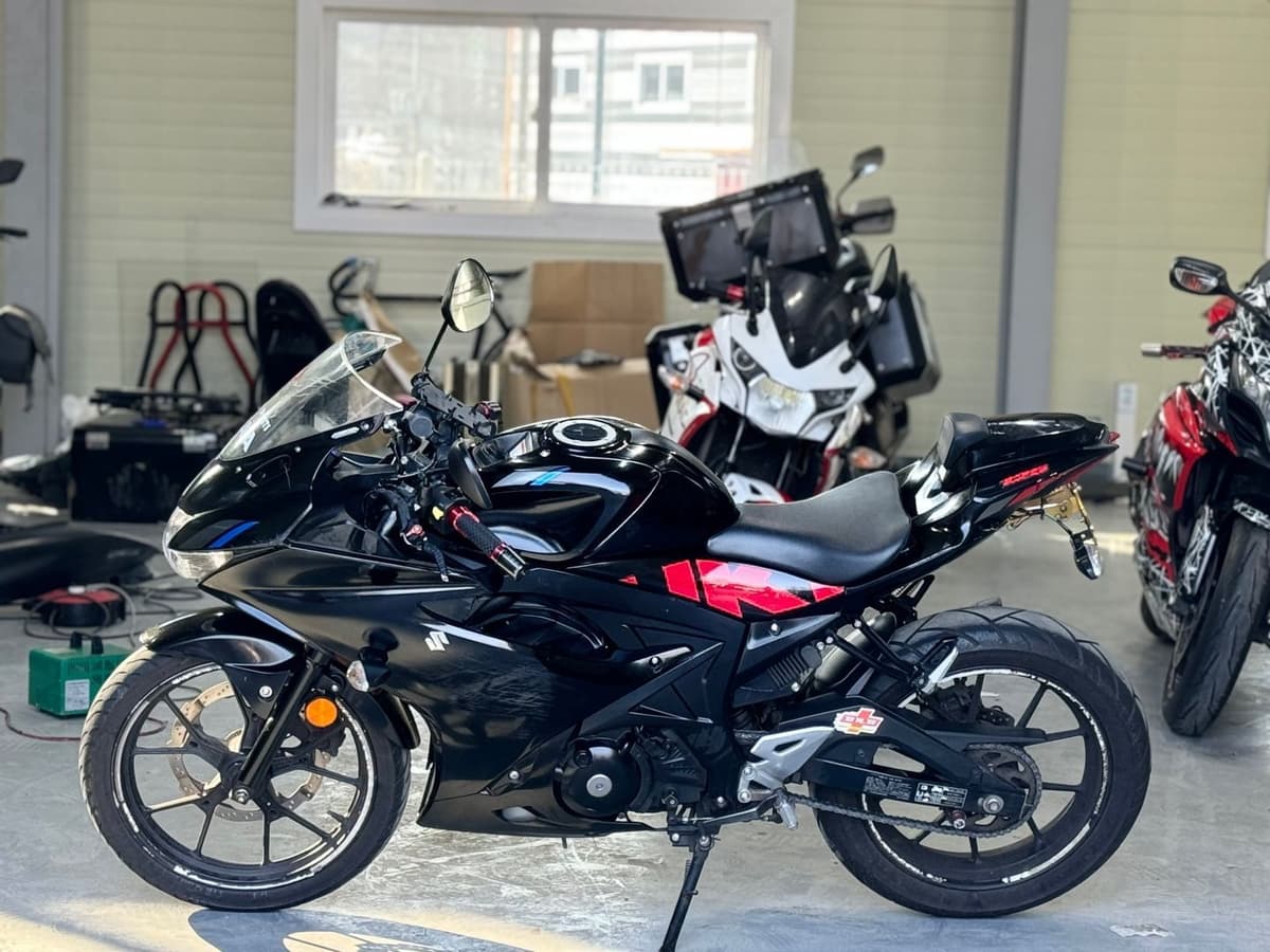스즈키 GSX R 125 ABS 2